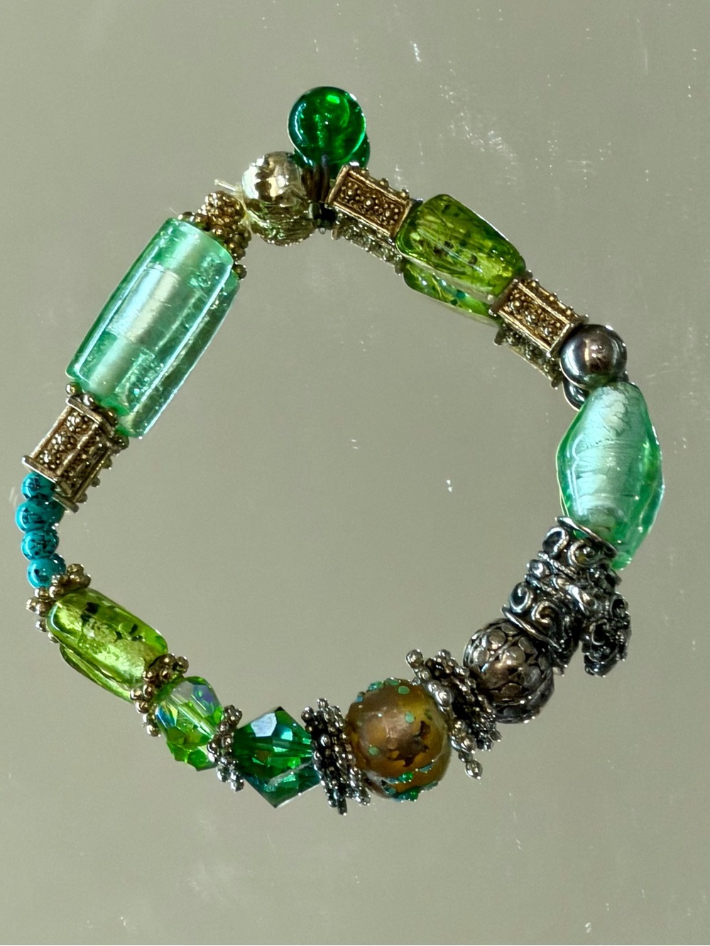 Handmade Green Bead Stretch Bracelet - Elegant Mixed Glass and Metal Design